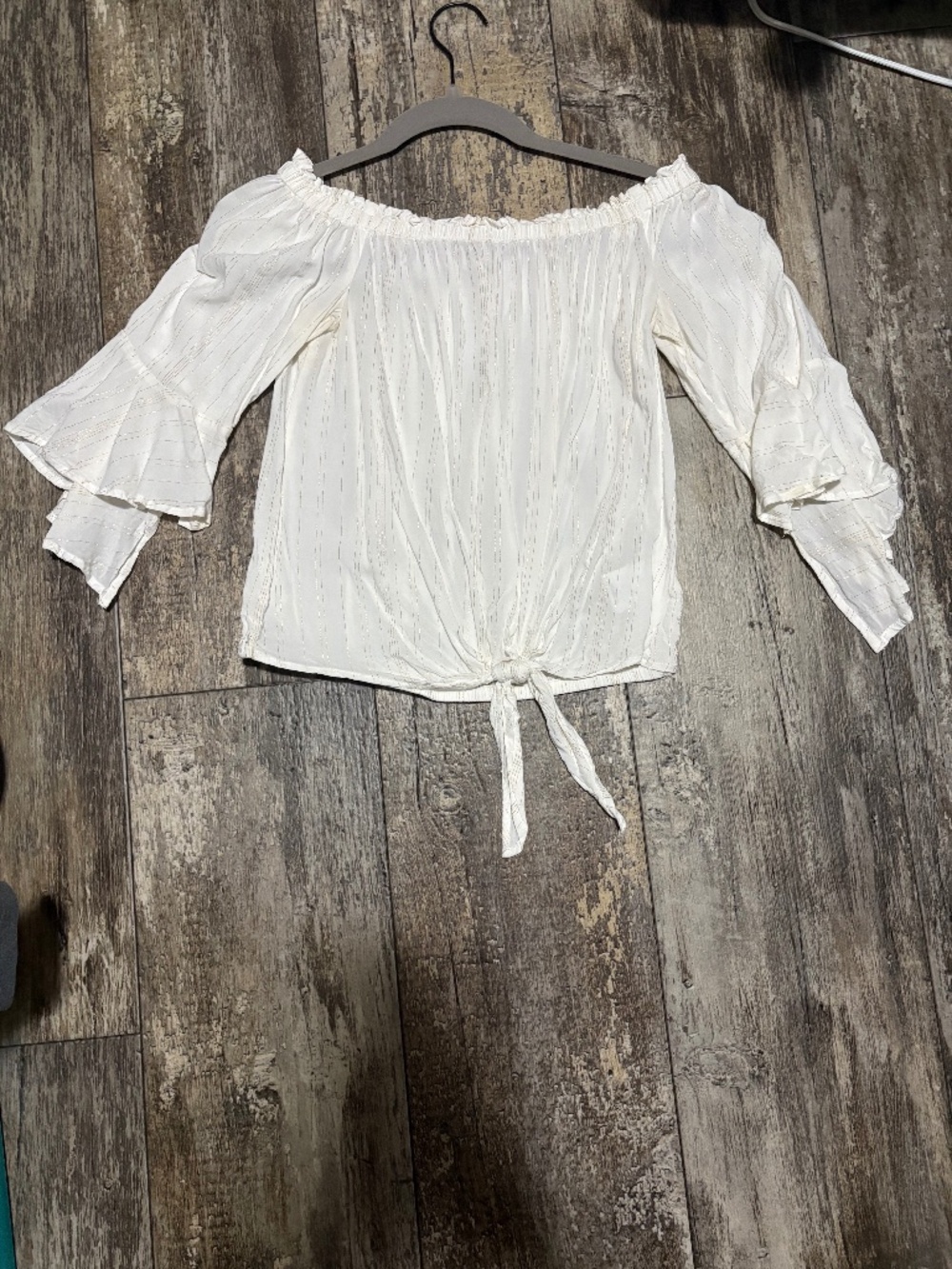 White and gold express top